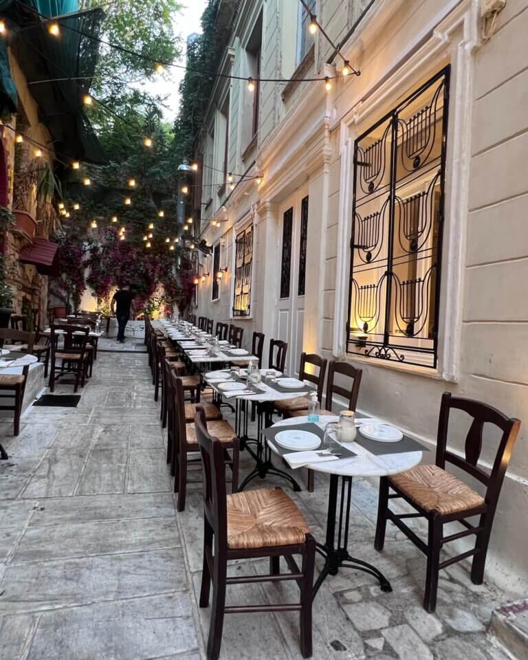 333243118 1190390328272207 5315174914090960252 n 768x960