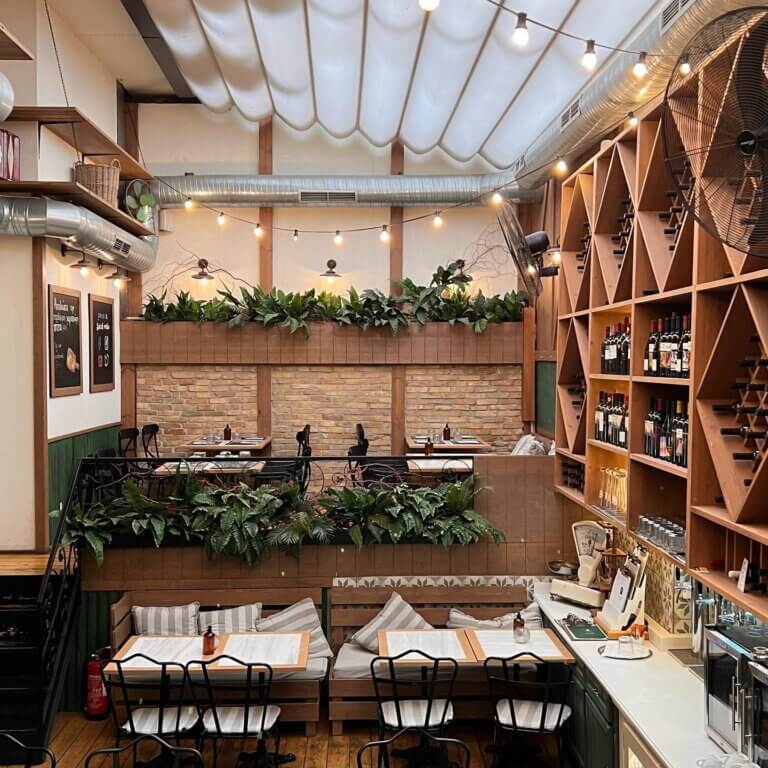 355861789 163495736729855 2403059526756771864 n 1 768x768